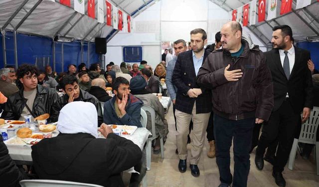 Gülpınar, iftar çadırında vatandaşlarla buluştu