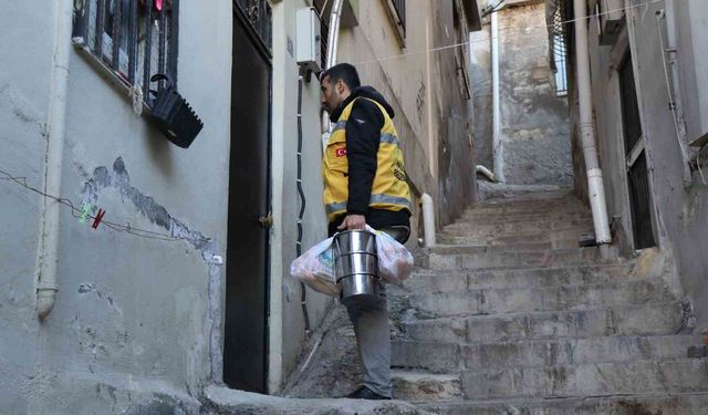 Haliliye'de evlere iftar ikramı devam ediyor