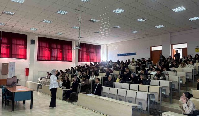Hisarcık MYO'da bağımlılıkla mücadele semineri düzenlendi