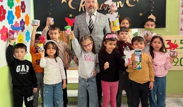 Hisarcık'ta minikler harçlıklarını Gazze için biriktirdi