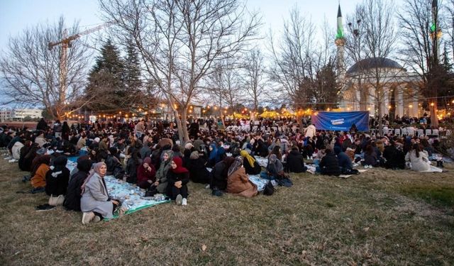 İnönü Üniversitesi geleneksel iftar yemeğinde buluştu