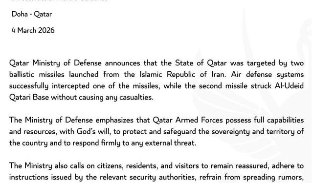 İran, Katar'daki ABD üssünü balistik füzeyle vurdu