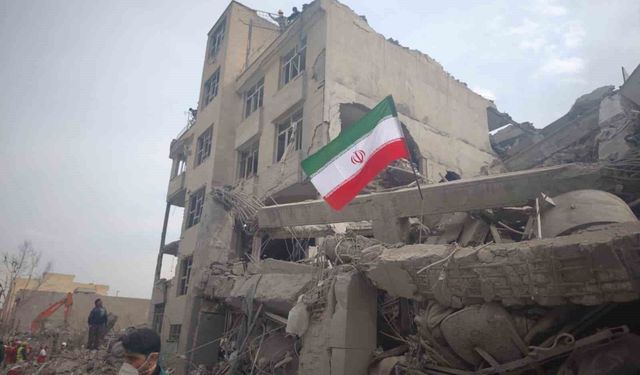 İran'da 40 kişinin hayatını kaybettiği Risalet Meydanı yerle bir oldu