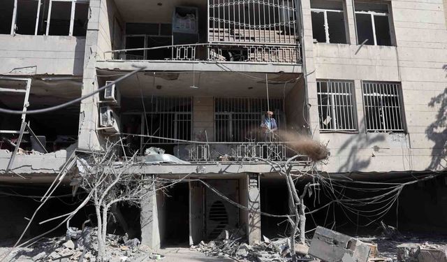 İsrail: 'Tahran'da Rus yapımı bir Yak-130 uçağı düşürüldü'