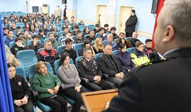 Jandarma Sahil Güvenlik Akademisi Aksaray'da öğrencilere tanıtıldı