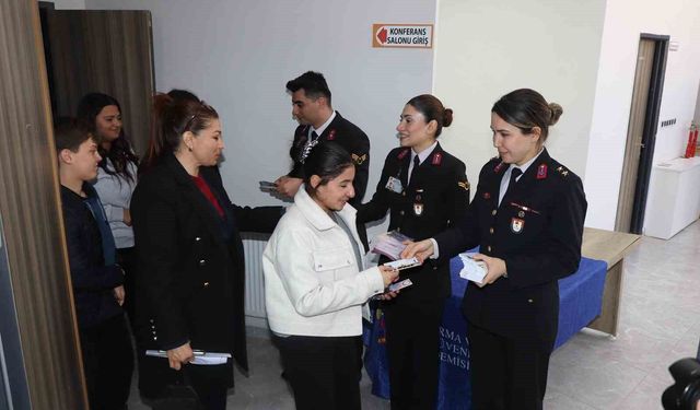 Jandarma ve Sahil Güvenlik Akademisi'nden öğrencilere kariyer tanıtımı