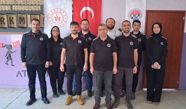 Kars'ta Yeşilay Haftası'na özel satranç turnuvası yoğun ilgi gördü