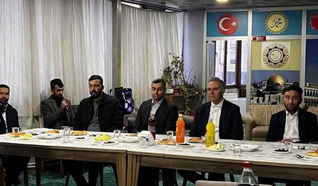 Kaymakam Akın öğrencilerle iftarda buluştu