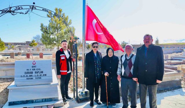 Kayseri'de bayram öncesi şehit kabirlerine anlamlı ziyaret