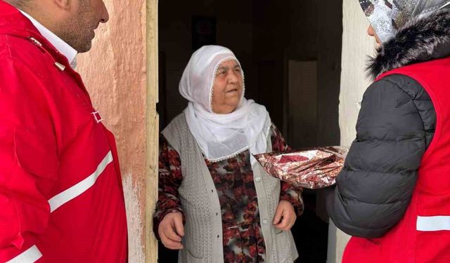 Kızılay Muradiye Şubesi'nden 8 Mart ziyareti