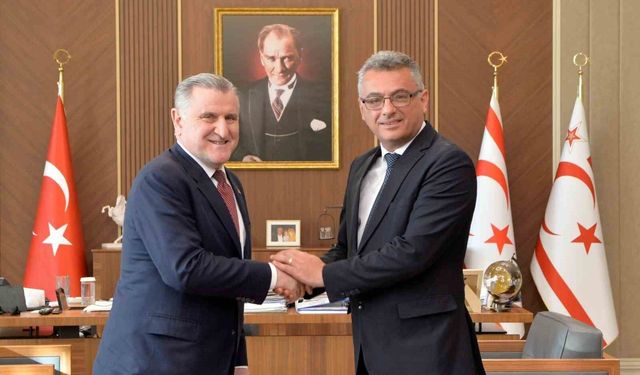 KKTC Cumhurbaşkanı Erhürman, Gençlik ve Spor Bakanı Bak'ı kabul etti