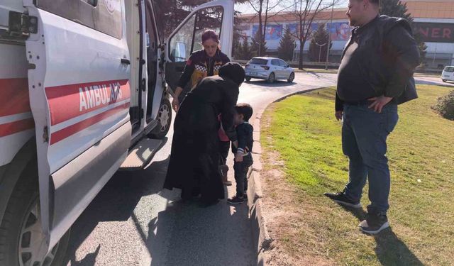 Kontrolden çıkan motosiklet devrildi : 4 yaralı