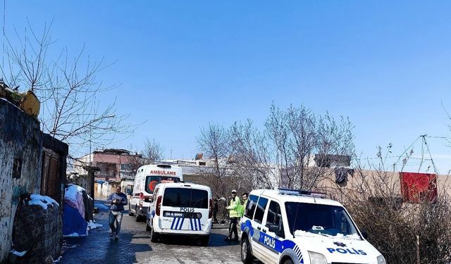 Kurtalan'da camiden çıktıktan sonra otomobilin çarptığı yaşlı adam yaralandı