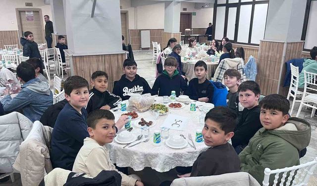 Kurtuluş İhsan Küçükarslan Ortaokulu'nda geleneksel iftar coşkusu