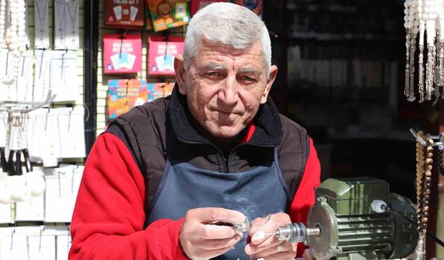 Lüle taşı ustası Mehmet Çalışkandinç bayram hareketliliğini değerlendirdi