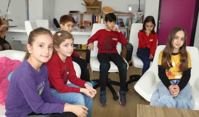 Minik öğrencilerin 'demokrasi' heyecanı