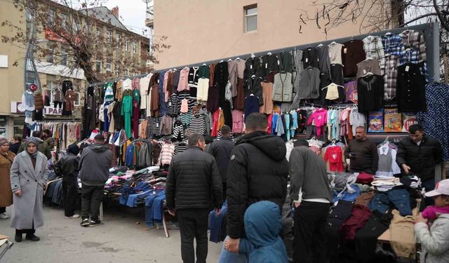 Muş'ta bayram pazarında arefe yoğunluğu