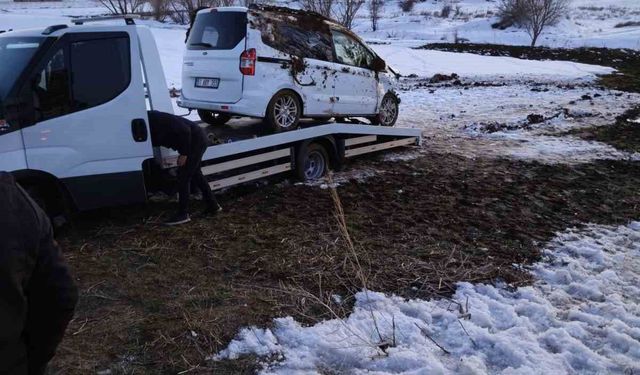 Niğde-Çamardı yolunda araç takla attı, 4 kişi yaralandı