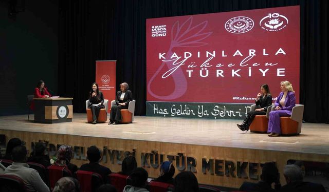 Niğde'de 8 Mart Kadınlar Günü programında ilham veren kadınlar sahnedeydi