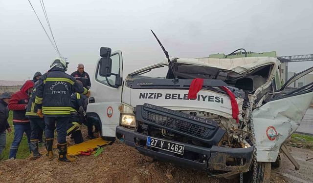 Nizip Belediyesi'ne ait araç kaza yaptı: 1 yaralı