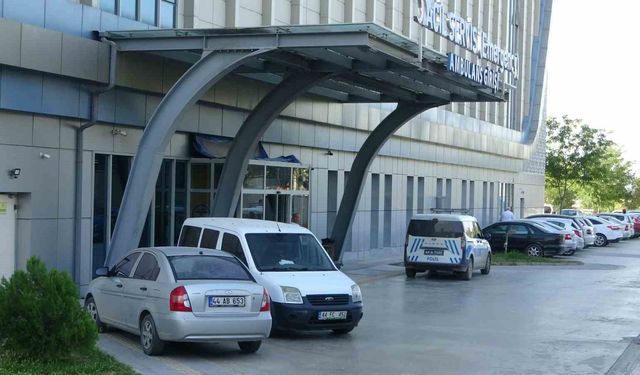 Otomobil ile motosiklet çarpıştı: 2 yaralı