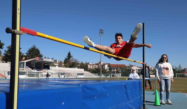 Safranbolu'da okul sporları atletizm yarışları gerçekleşti