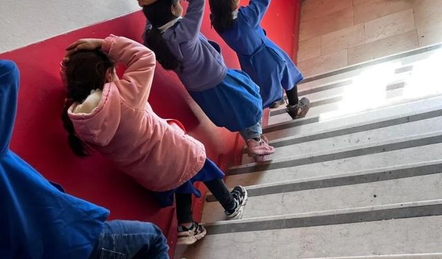 Şırnak'ta ilkokul öğrencilerine AFAD'dan hayat kurtaran afet eğitimi