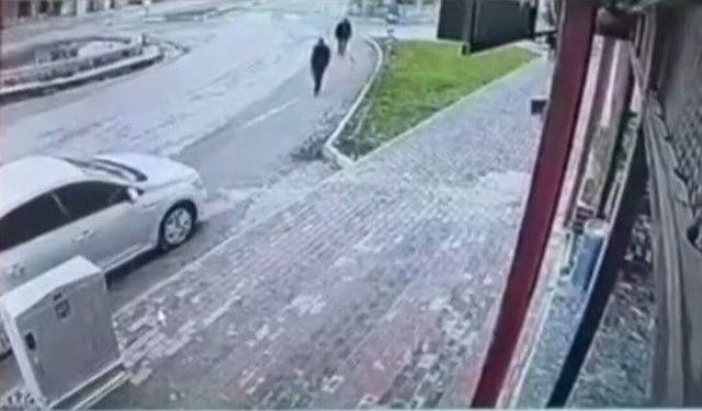 Şırnak'ta otomobil yayalara çarptı: 2 yaralı