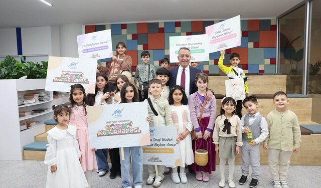 Sultangazi Belediyesi'nde çocuklardan bayram kutlaması