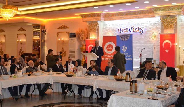 Tavşanlı'da üniversite öğrencileri iftarda buluştu