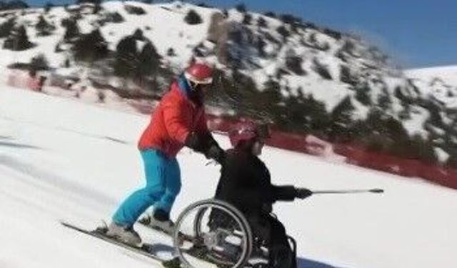 Tekerlekli sandalyeyle kayak yaparak hayalini gerçekleştirdi