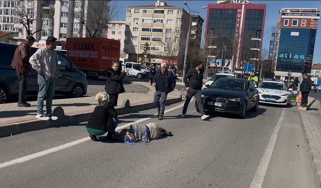 Tekirdağ'da korkutan kaza: Arabanın çarptığı yaya yere yığıldı