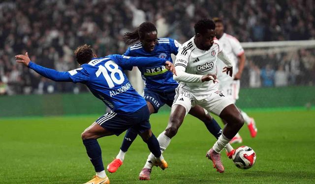 Trendyol Süper Lig: Beşiktaş: 2 - Kasımpaşa: 0 (İlk yarı)