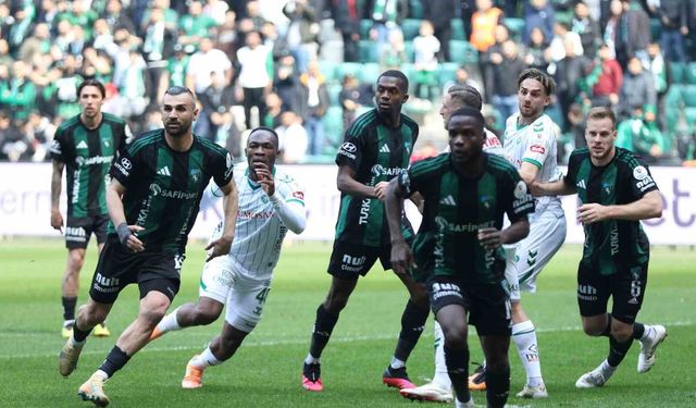 Trendyol Süper Lig: Kocaelispor: 0 - Konyaspor: 0 (İlk yarı)
