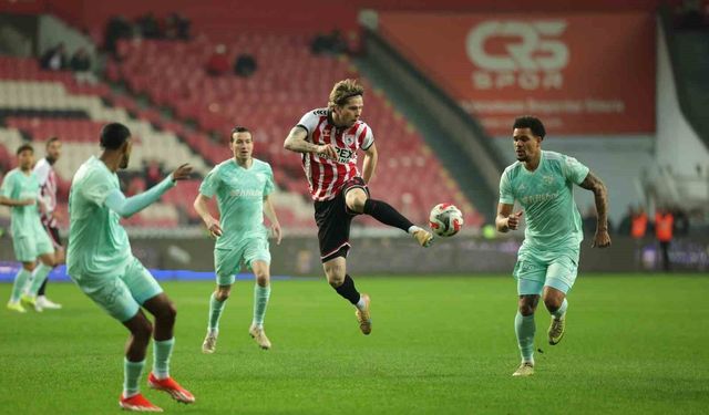 Trendyol Süper Lig: Samsunspor: 1 - Kayserispor: 0 (İlk yarı)