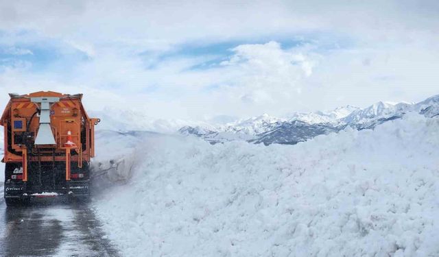 Tunceli'de 4 köy yolunda çalışmalar sürüyor