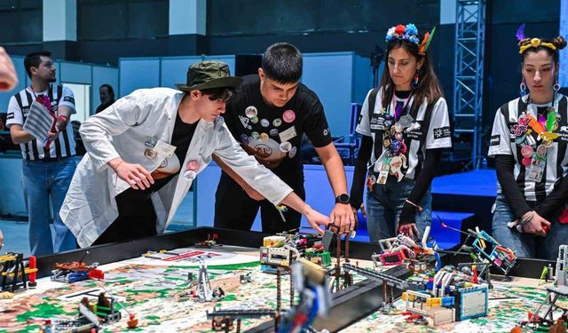 Türkiye'nin bilim kahramanları Fuar İzmir'de yarıştı