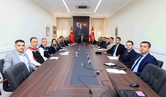 Vali Akbıyık başkanlığında 'Tarımda doğal afet kaynaklı' zararlar değerlendirildi