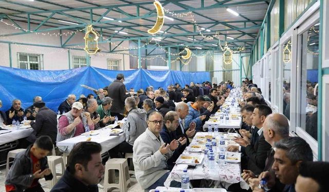 Vali Çağatay, mahalle iftarında vatandaşlarla buluştu