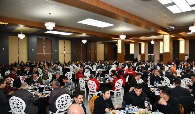 Vali Şıldak iftarda Sivereklilerle buluştu