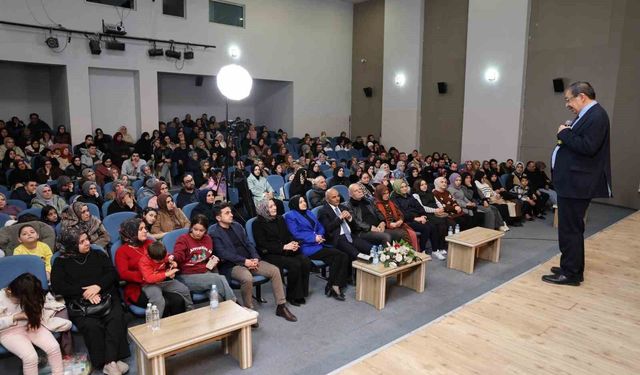 Yazar Hayati İnanç, Körfez'de vatandaşlarla buluştu