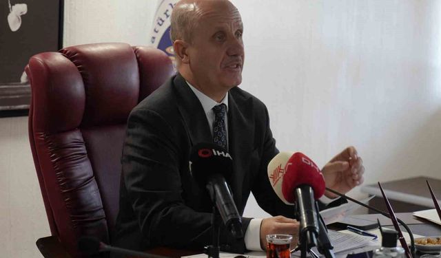 YÖK Başkan Prof. Dr. Erol Özvar, 'Lisans eğitiminin üç yıla indirilmesiyle alakalı daha somut adımlar atabileceğimize inanmaktayım'