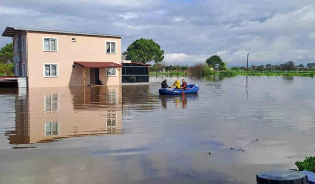Yükselen sular evde mahsur bıraktı, AFAD ekipleri yetişti