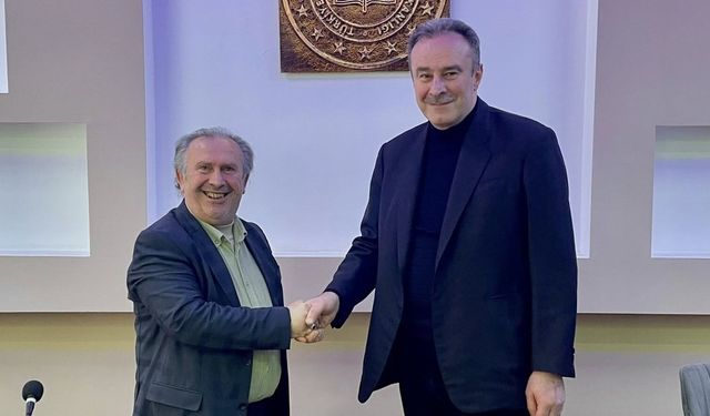 Güneysu Esnaf Odası’nda görev değişimi: Yeni başkan Galip Gündoğar