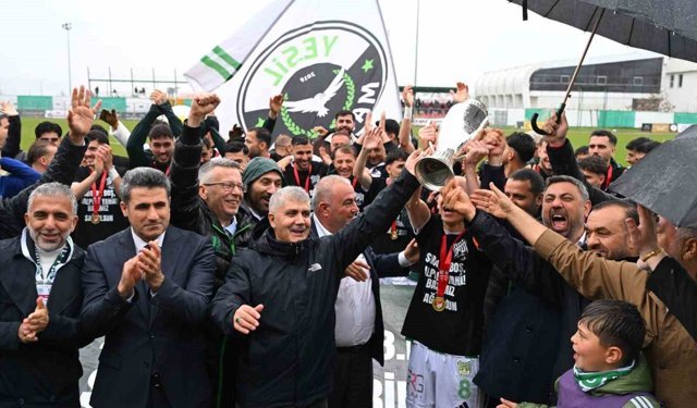 12 Bingölspor kupayı evinde kaldırıldı