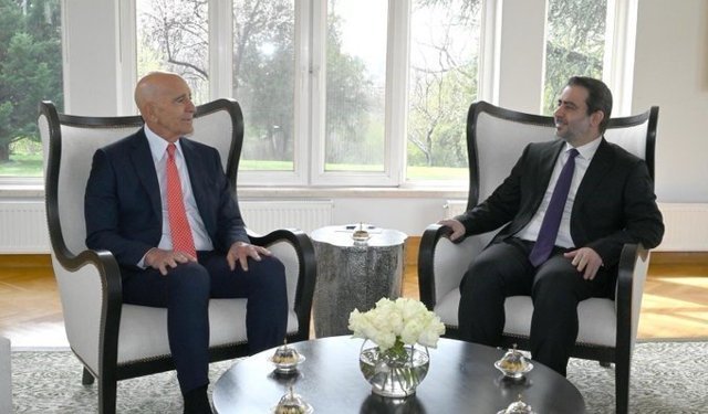 ABD'nin Suriye Özel Temsilcisi Barrack, Suriye Dışişleri Bakanı eş-Şeybani ile bir araya geldi