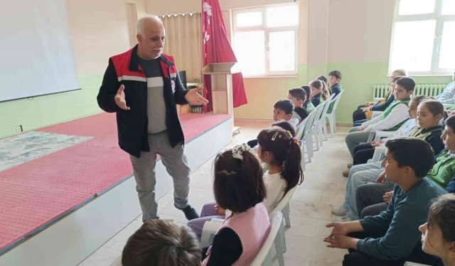 Adilcevaz'da öğrencilere gıda, hijyen ve israf bilinci eğitimi