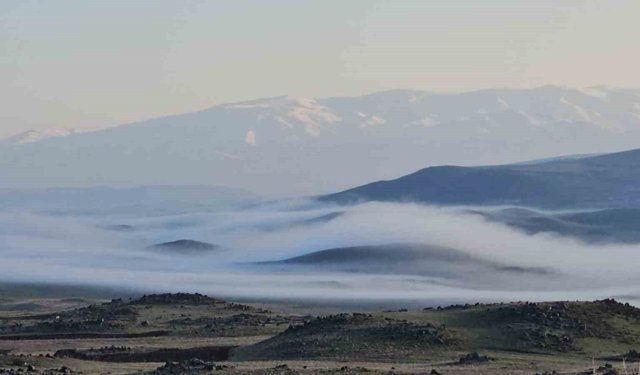Adilcevaz'da sis güzel görüntüler sundu