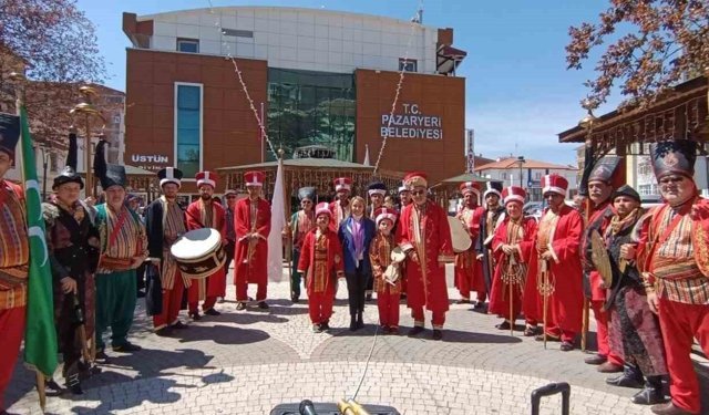 AK Parti'li belediyeden CHP'li vekillere mehterli gönderme