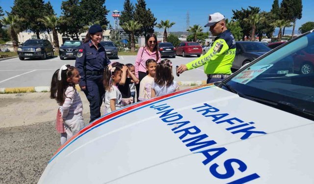 Aliağa'da, minik öğrenciler Jandarmayı yakından tanıdı